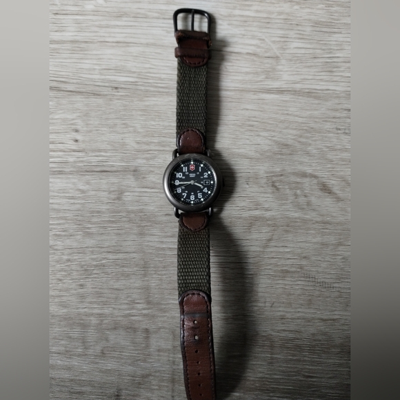 Swiss Army Vintage Women's Watch - Picture 7 of 11